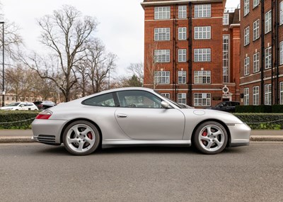 Lot 242 - 2002 Porsche 996 Carrera 4S