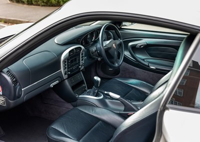Lot 242 - 2002 Porsche 996 Carrera 4S