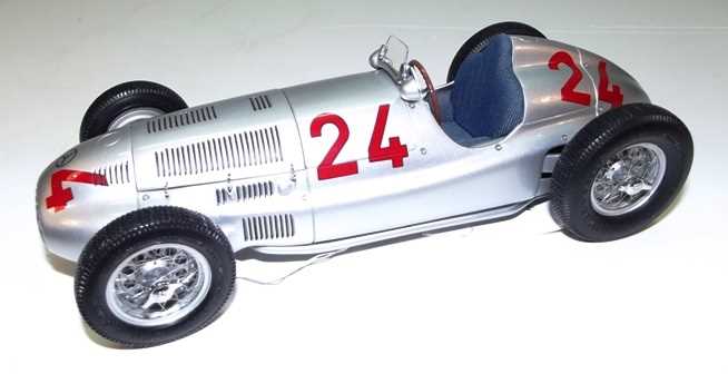 Lot 67 - CMC models