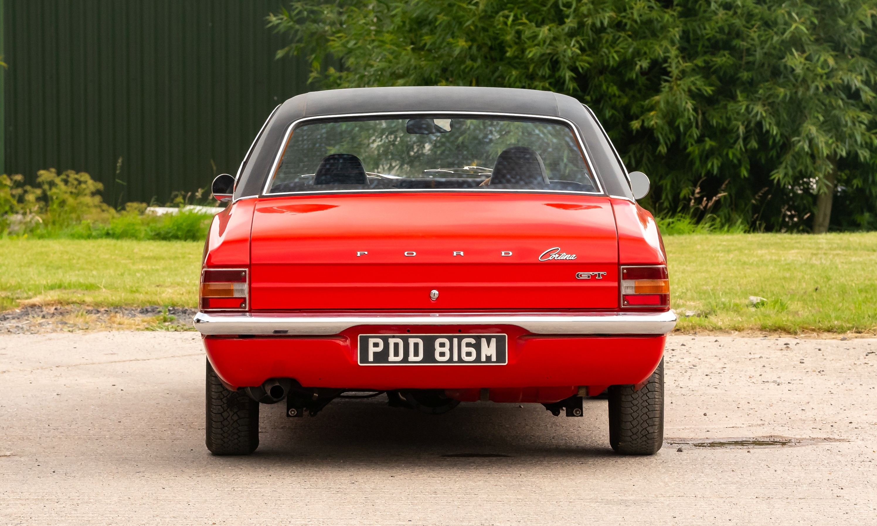 Pathfinder Viscount 1/43 VISC2 - 1974 Ford Cortina Mk. III