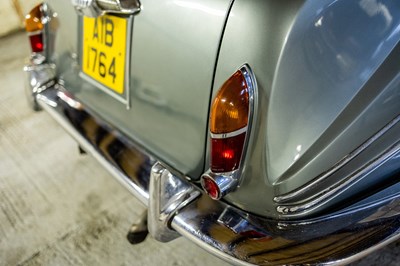 Lot 242 - 1970 Daimler DS420