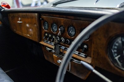 Lot 242 - 1970 Daimler DS420
