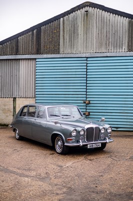 Lot 242 - 1970 Daimler DS420