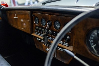 Lot 242 - 1970 Daimler DS420