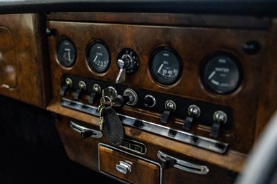 Lot 242 - 1970 Daimler DS420