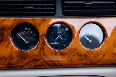 Lot 252 - 1999 Jaguar XK8 Convertible