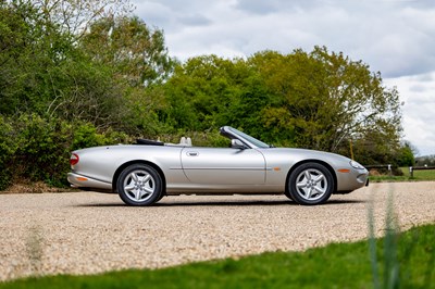 Lot 252 - 1999 Jaguar XK8 Convertible