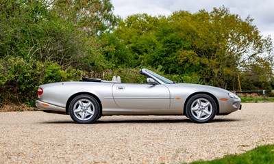 Lot 252 - 1999 Jaguar XK8 Convertible