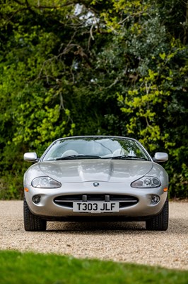 Lot 252 - 1999 Jaguar XK8 Convertible