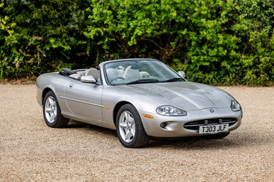 Lot 252 - 1999 Jaguar XK8 Convertible