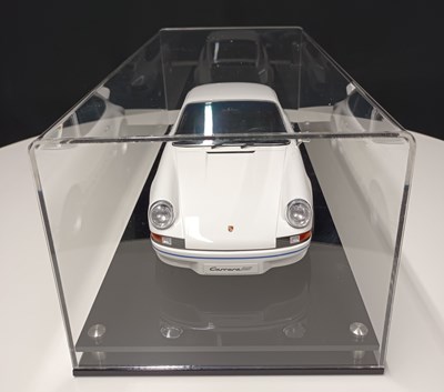 Lot 101 - Porsche 911 Scale Model