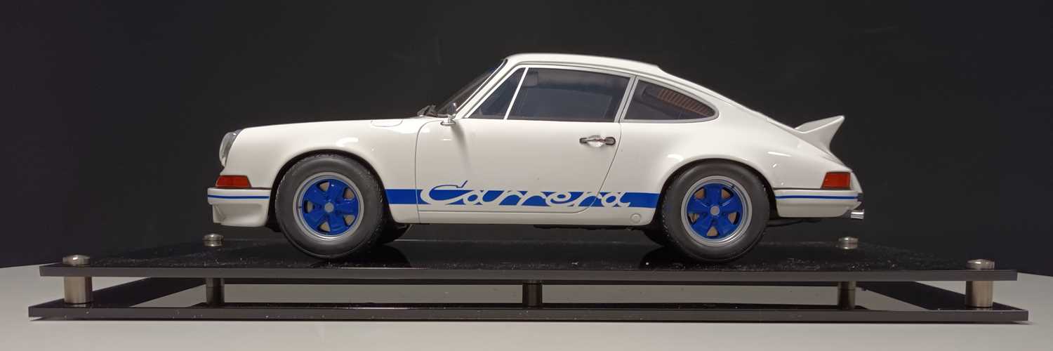 Lot 101 - Porsche 911 Scale Model