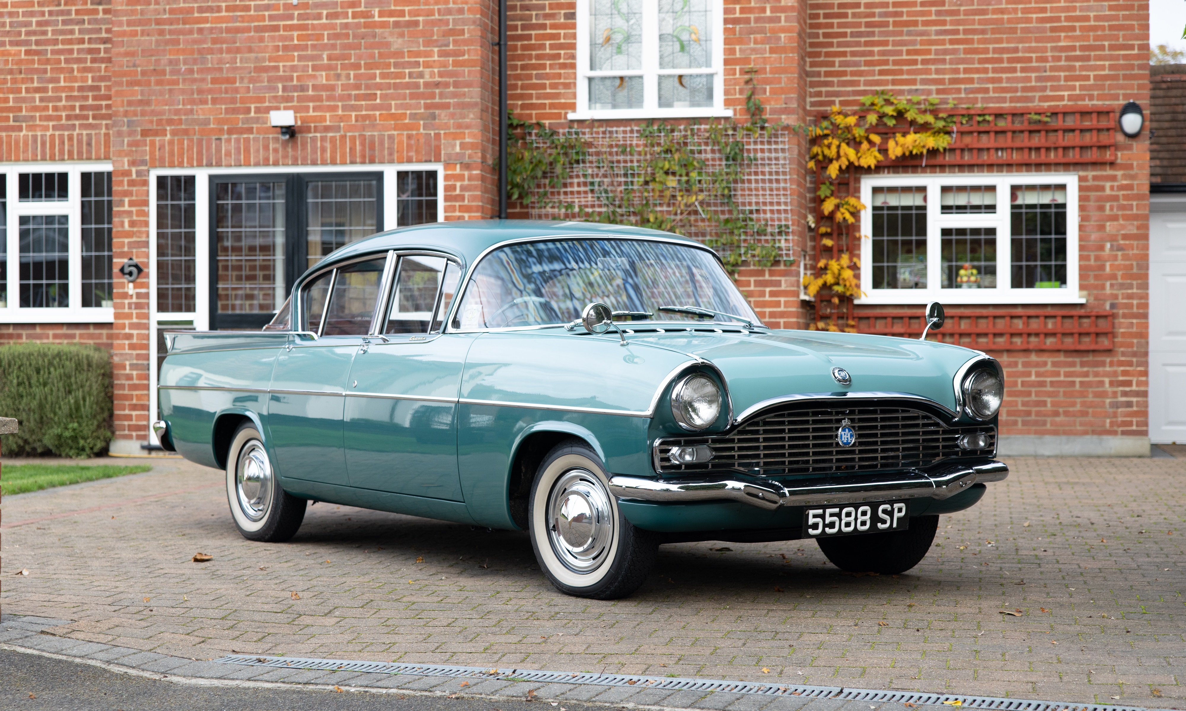 [GRAND MONARCH ] Crestaシリーズ1W. Lot 228 - 1961 Vauxhall Cresta PA