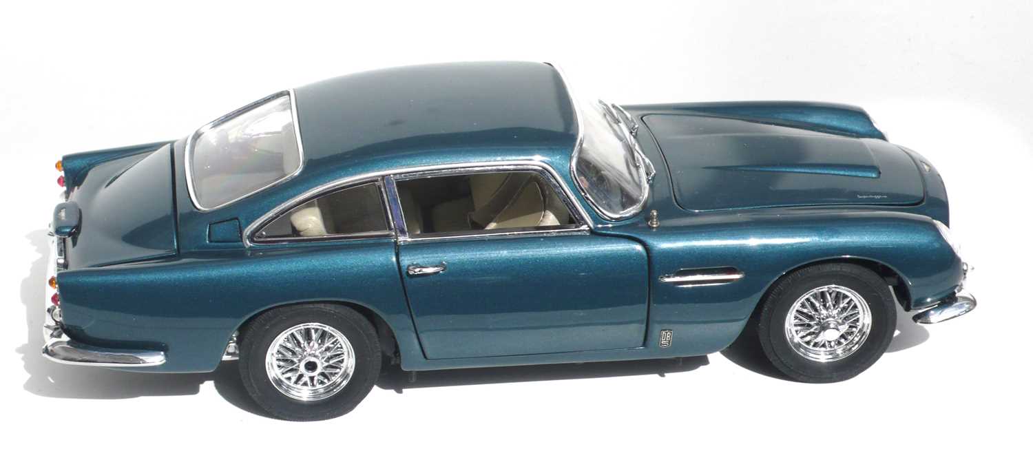 Lot 106 - Aston Martin Model