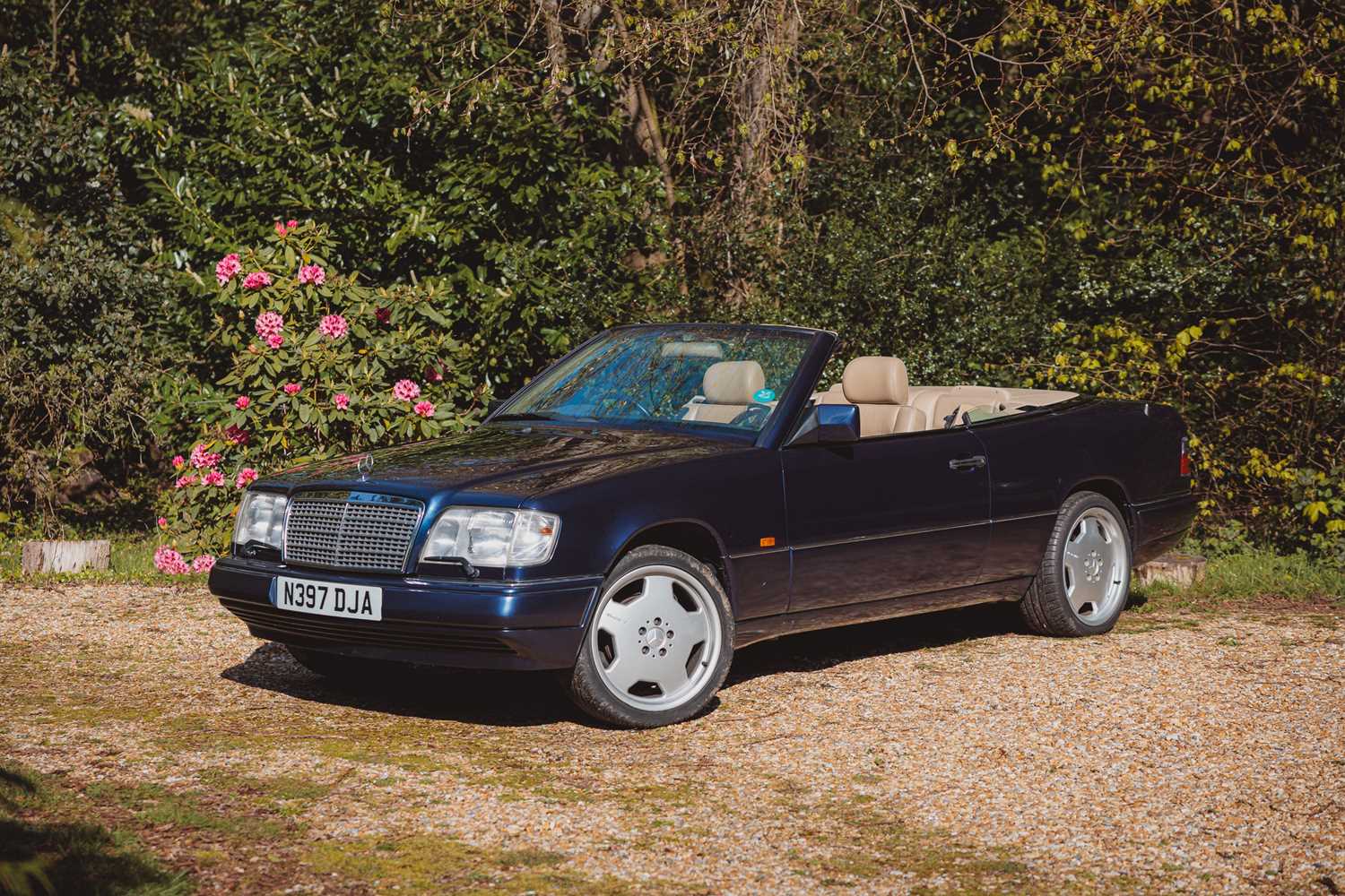 1995 Mercedes-Benz E220 Cabriol...