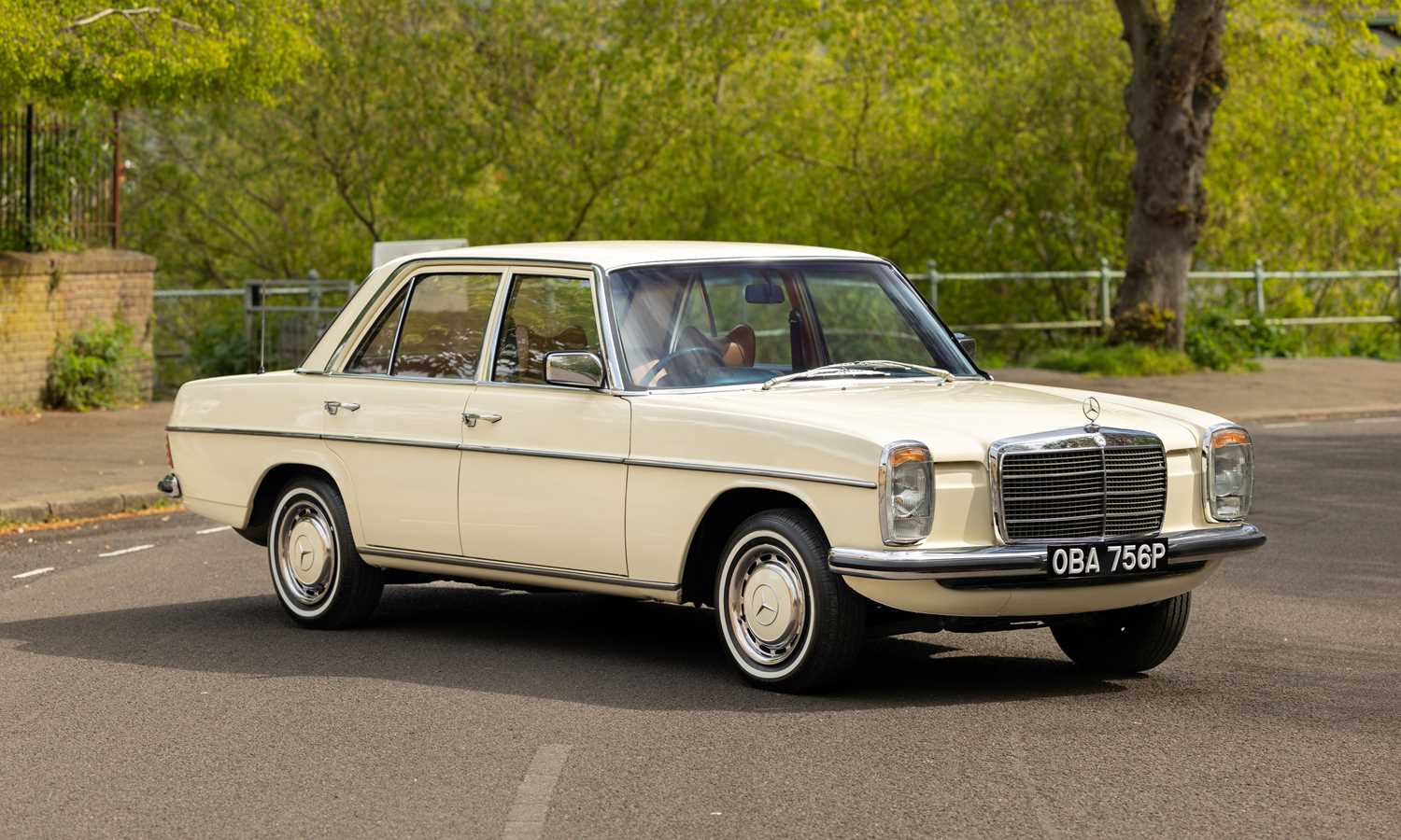 1976 Mercedes-Benz 230 Saloon W...