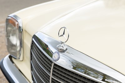 Lot 143 - 1976 Mercedes-Benz 230 Saloon W115