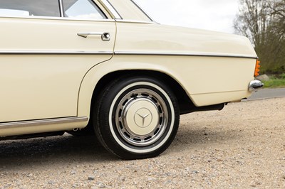 Lot 143 - 1976 Mercedes-Benz 230 Saloon W115