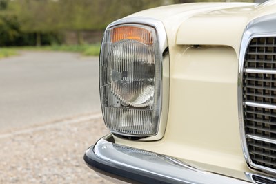 Lot 143 - 1976 Mercedes-Benz 230 Saloon W115
