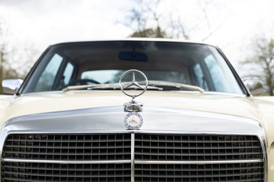 Lot 143 - 1976 Mercedes-Benz 230 Saloon W115