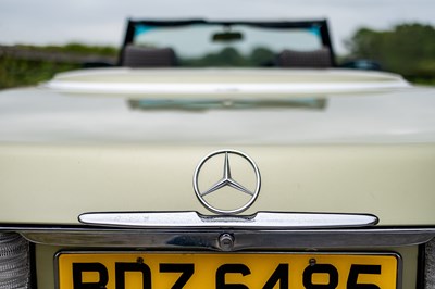 Lot 305 - 1980 Mercedes-Benz 450 SL