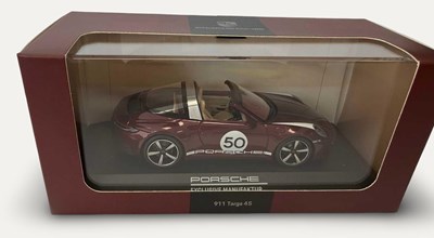 Lot 151 - Porsche 911 Targa 4S Model