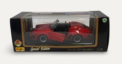 Lot 34 - Maisto Porsche 911 Model