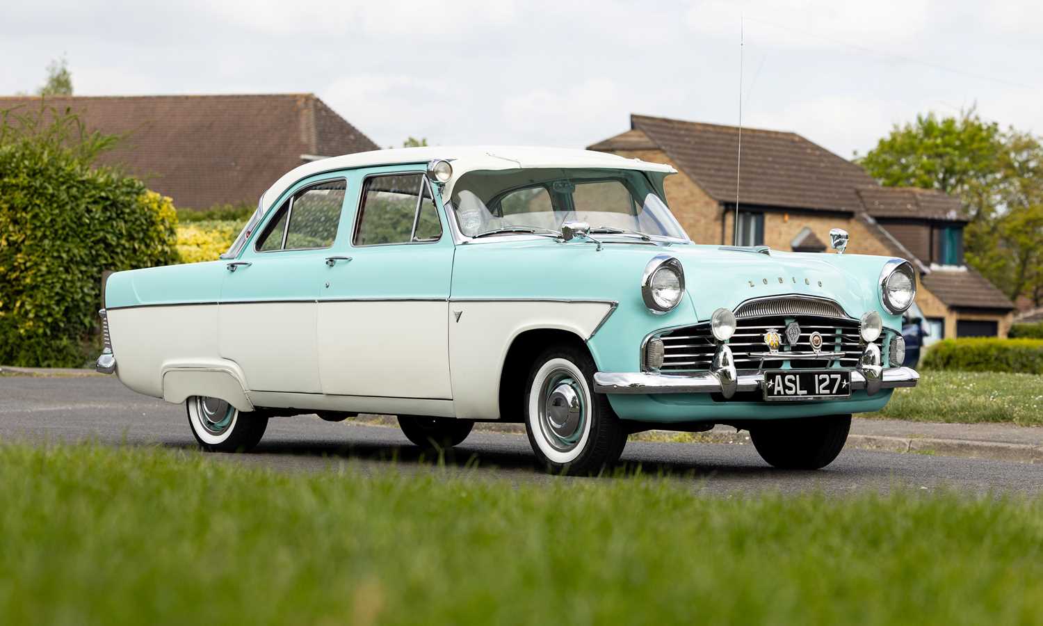 Lot 120 - 1961 Ford Zodiac Mk. II Lowline