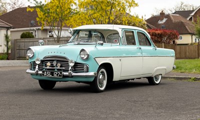 Lot 120 - 1961 Ford Zodiac Mk. II Lowline