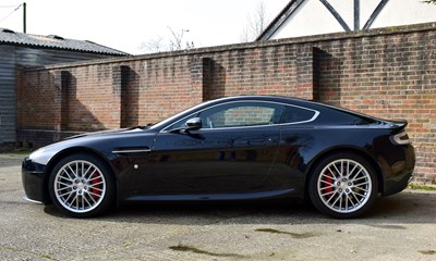 Lot 290 - 2009 Aston Martin Vantage 4.7 V8 Coupé Sportshift