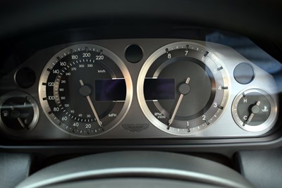 Lot 290 - 2009 Aston Martin Vantage 4.7 V8 Coupé Sportshift