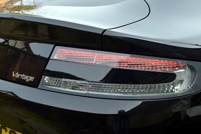 Lot 290 - 2009 Aston Martin Vantage 4.7 V8 Coupé Sportshift