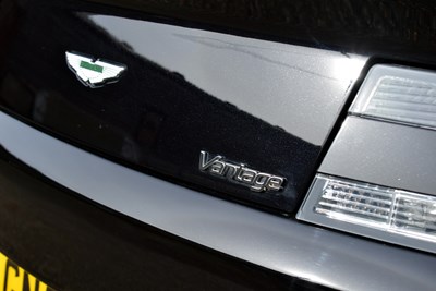 Lot 290 - 2009 Aston Martin Vantage 4.7 V8 Coupé Sportshift
