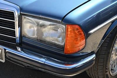 Lot 161 - 1983 Mercedes-Benz 280 CE