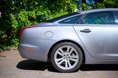 Lot 137 - 2012 Jaguar XJ Premium Luxury V8