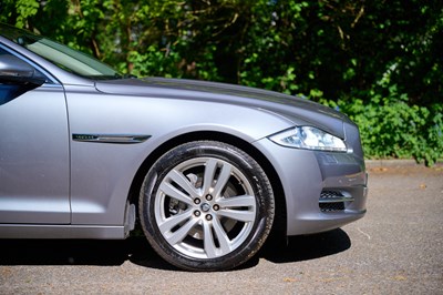 Lot 137 - 2012 Jaguar XJ Premium Luxury V8