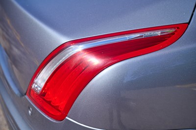 Lot 137 - 2012 Jaguar XJ Premium Luxury V8