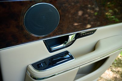 Lot 137 - 2012 Jaguar XJ Premium Luxury V8