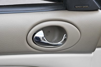 Lot 1998 Jaguar XKR Convertible
