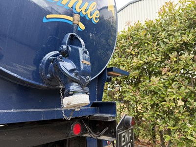 Lot 1946 Austin Lorry