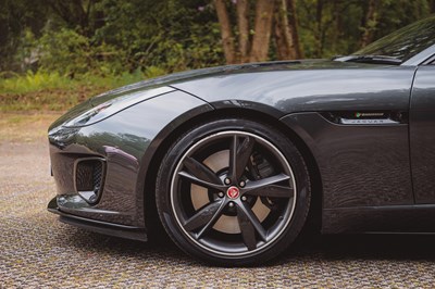 Lot 2018 Jaguar F-Type R-Dynamic Coupé (3.0-litre)