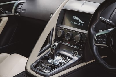 Lot 2018 Jaguar F-Type R-Dynamic Coupé (3.0-litre)