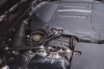 Lot 2018 Jaguar F-Type R-Dynamic Coupé (3.0-litre)