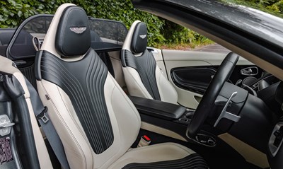 Lot 2018 Aston Martin DB11 Volante (4.0 litre)