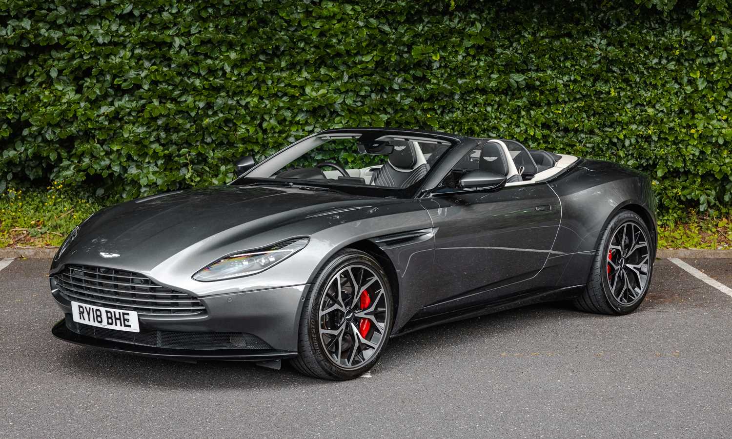 2018 Aston Martin DB11 Volante (4.0...