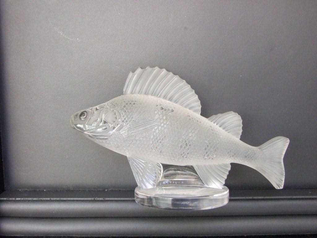 Lot 132 - A lalique catalogue No.1158 depicting Fish from 1929