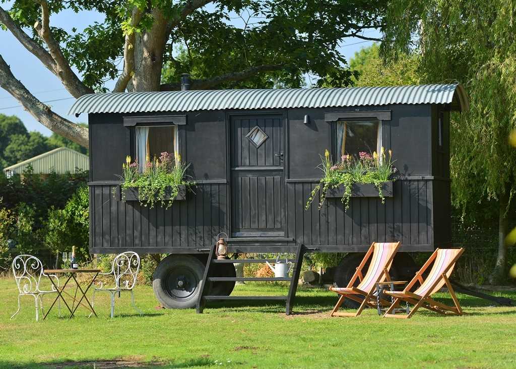 Lot 139 - 2017 Artisan Shepherds Hut