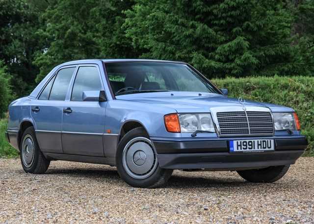 Lot 124 - 1990 Mercedes-Benz  260 E